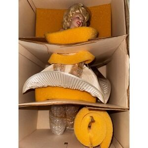 Franklin MINT Heirloom Dolls Marilyn Monroe Porcelain Doll Blonde Wavy Hair NIB